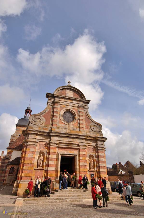 Nom de l'image : D2146138_1_(c)Norbert-JUNG — Description :  Sortie de messe - La FertÈ Vidamme